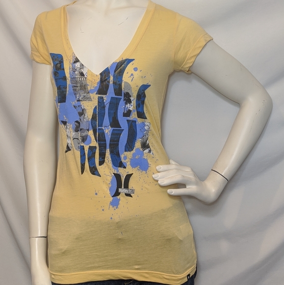 Hurley Tops - Hurley | graphic t shirt | v neck | EUC | XS🦋